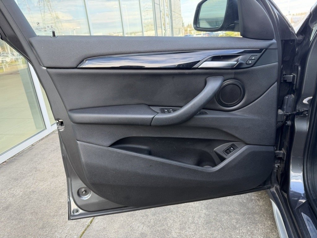 Used 2020 BMW X1 xDrive28i image 11