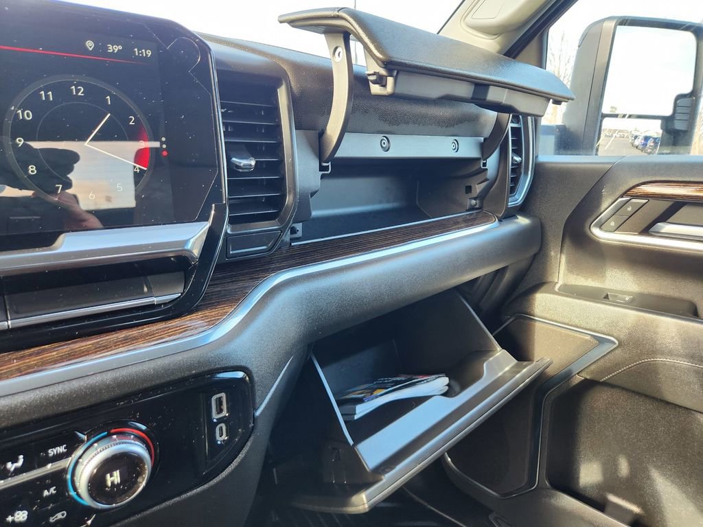 Used 2024 GMC Sierra 3500 SLE w/ SLE Convenience Package image 15