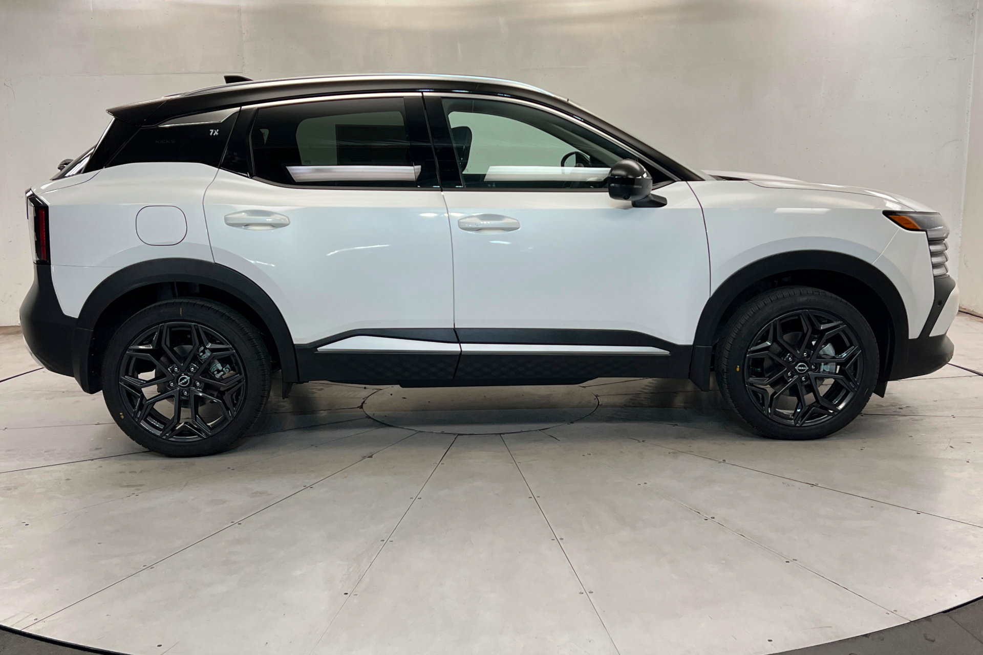 New 2026 Nissan Kicks SR w/ SR Premium Package AWD/4WD image 6