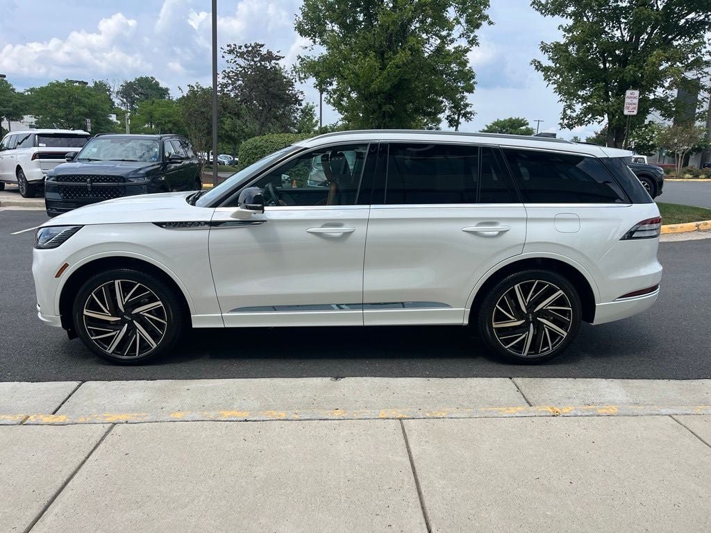 Certified 2026 Lincoln Aviator Black Label AWD/4WD image 6