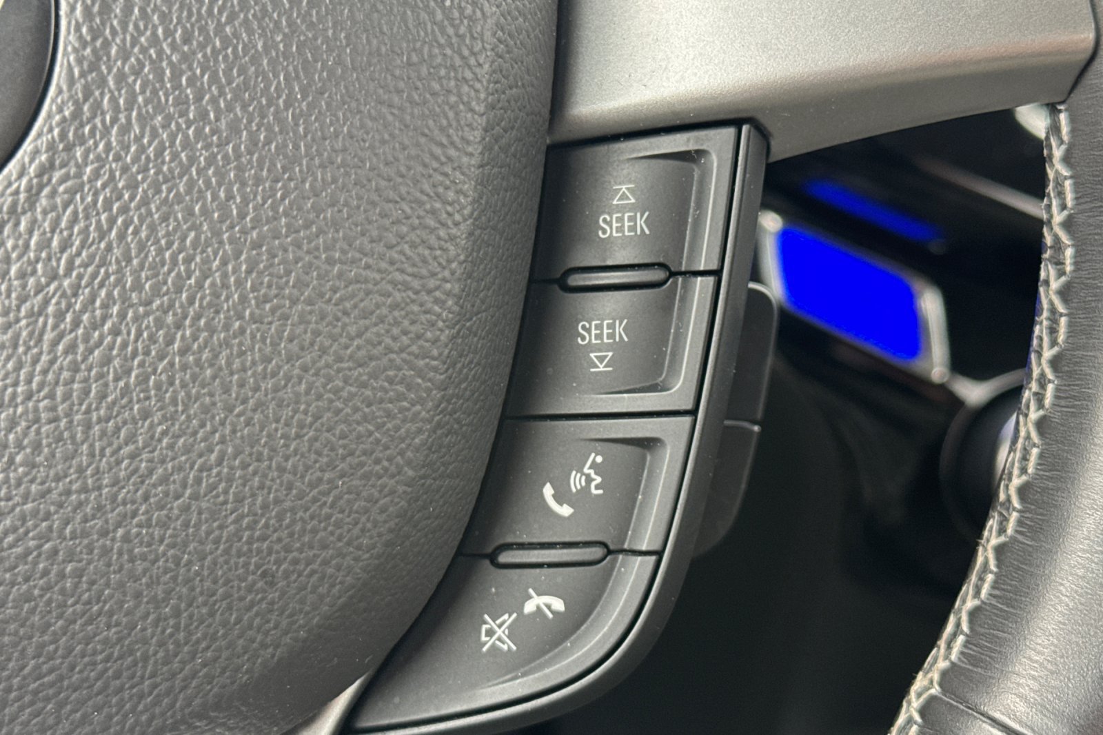 Used 2014 Chevrolet Spark LT FWD image 37