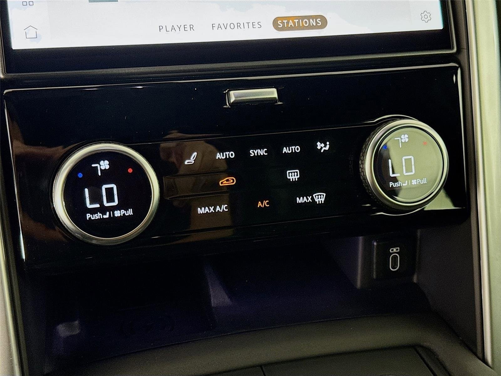New 2026 Land Rover Discovery S AWD/4WD image 18