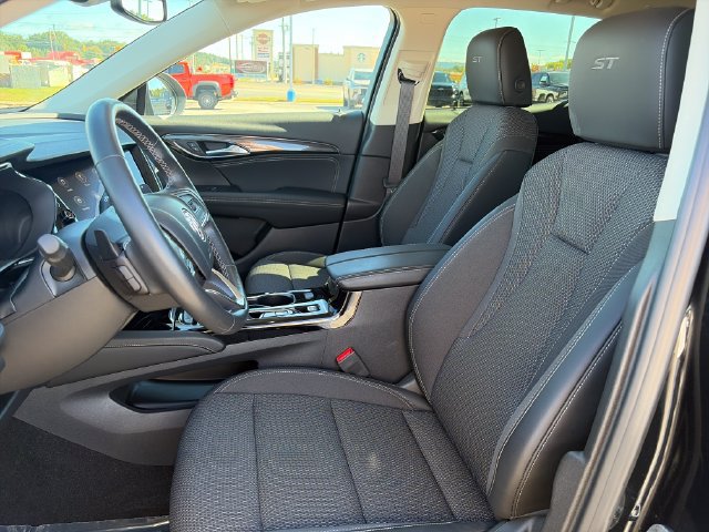 Used 2023 Buick Envision Preferred FWD image 16