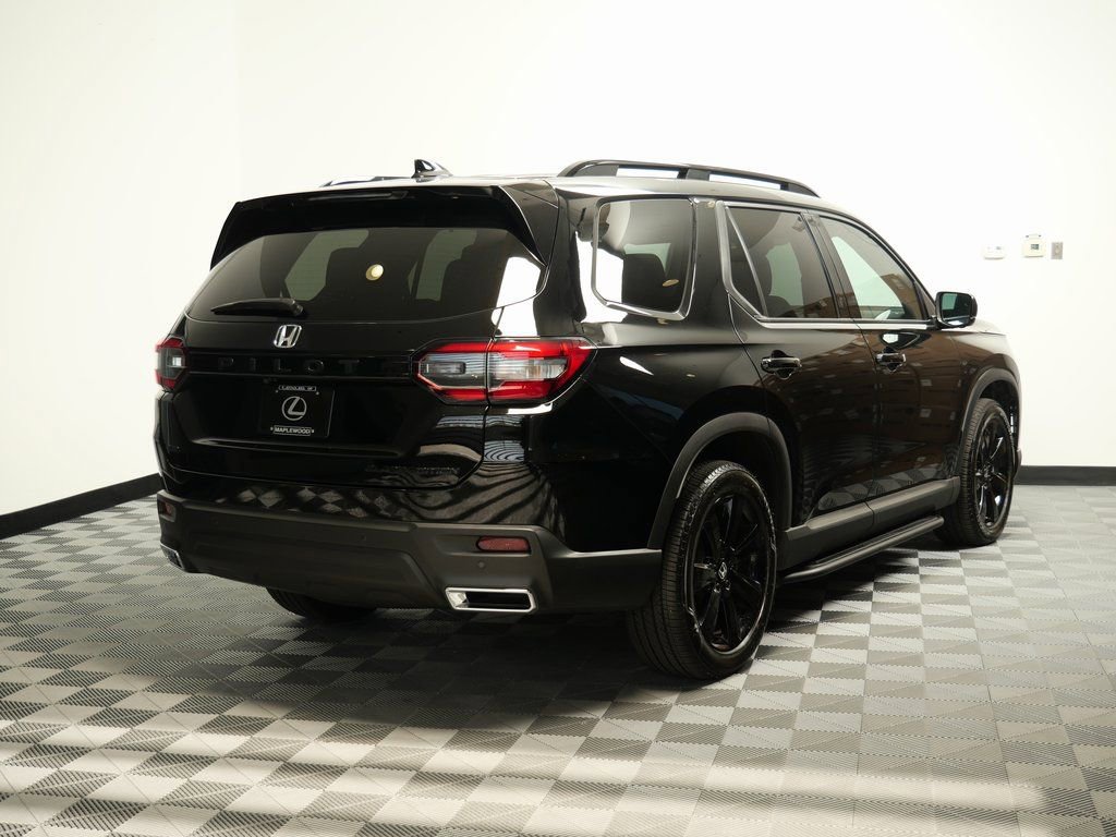 Used 2025 Honda Pilot Black Edition image 6