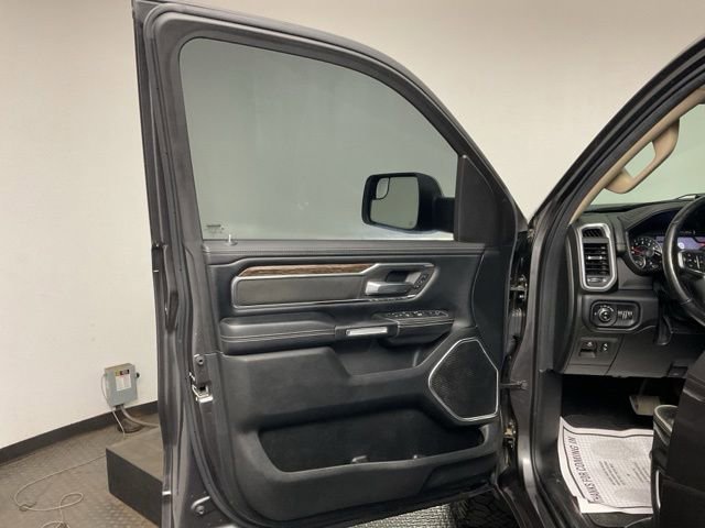 Used 2019 RAM 1500 Laramie w/ Off Road Group AWD/4WD image 10