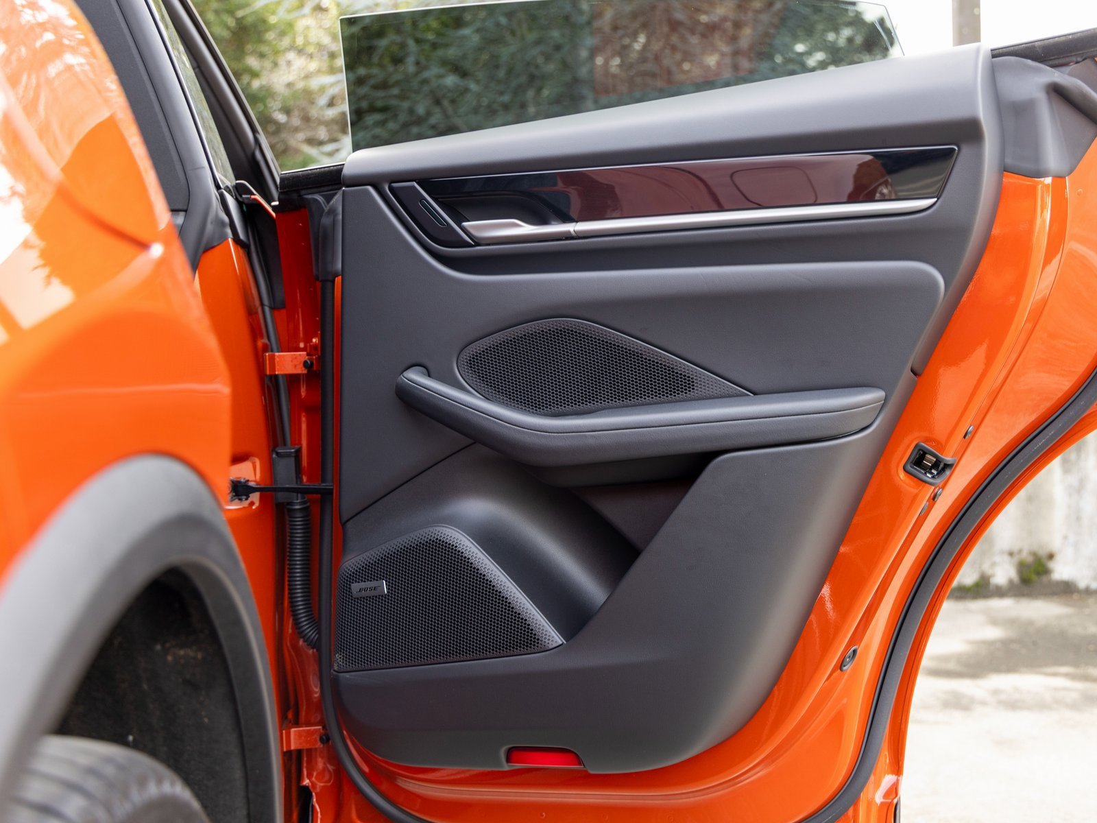 Certified 2025 Porsche Macan Electric image 46