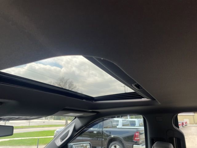 Used 2022 GMC Sierra 1500 AT4 w/ AT4 Premium Package image 14