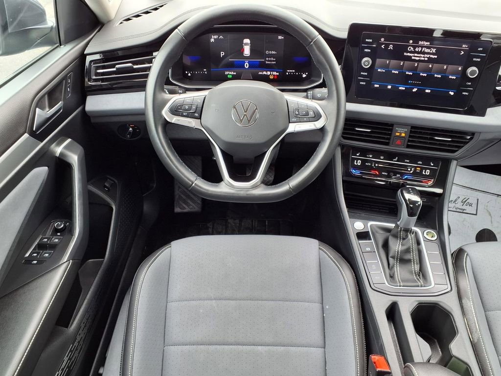 Used 2025 Volkswagen Jetta SE image 9