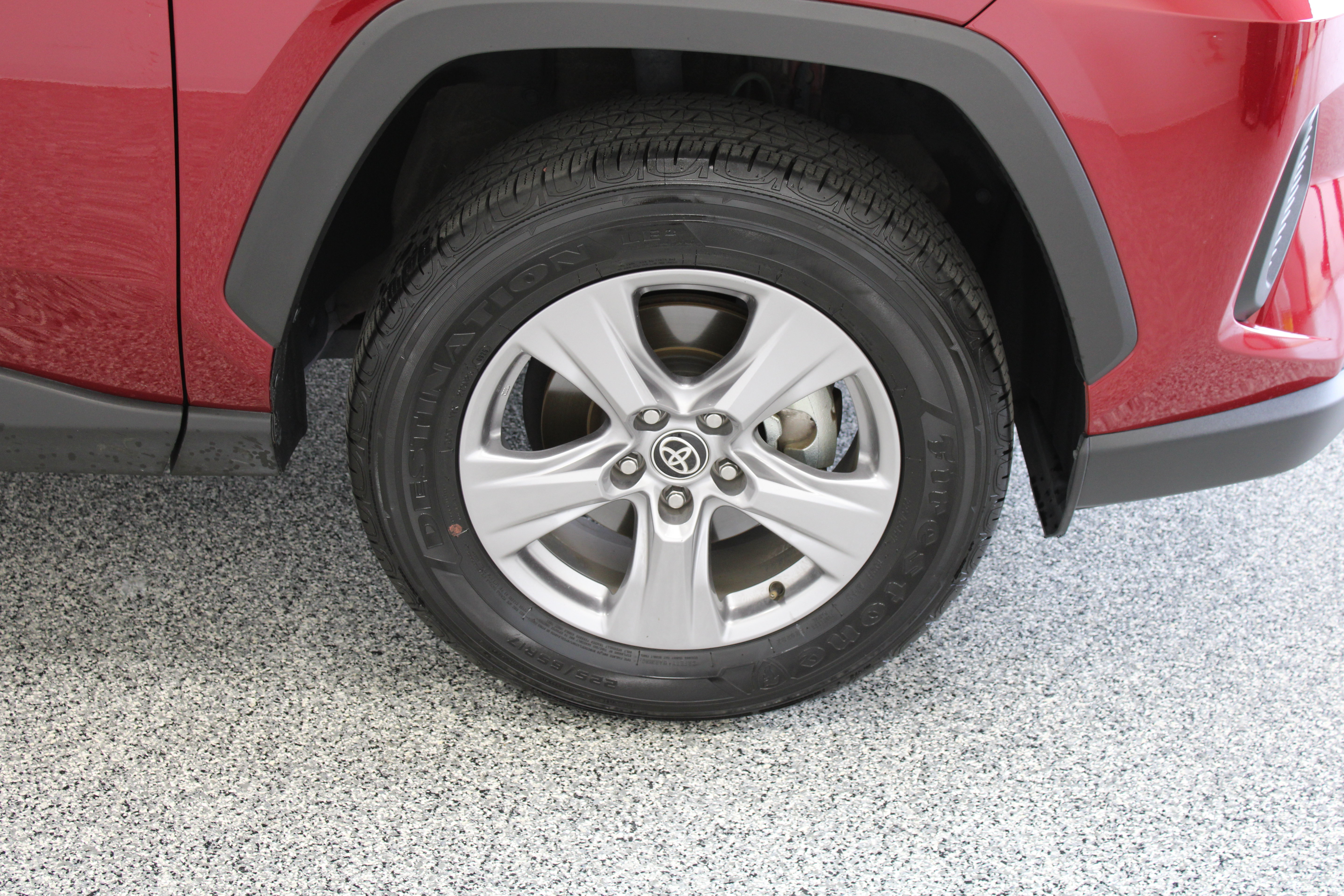 Used 2025 Toyota RAV4 XLE FWD image 5