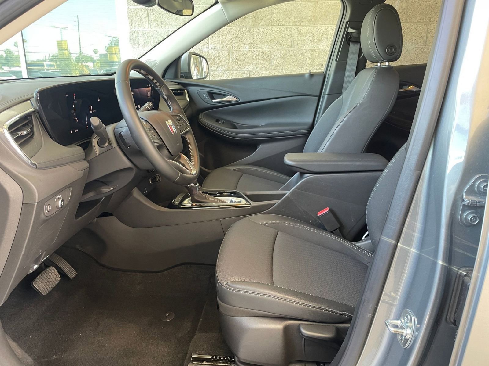 Used 2025 Buick Encore GX Preferred image 27