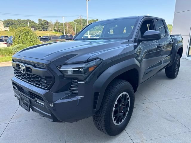 Used 2025 Toyota Tacoma TRD Off-Road AWD/4WD image 3