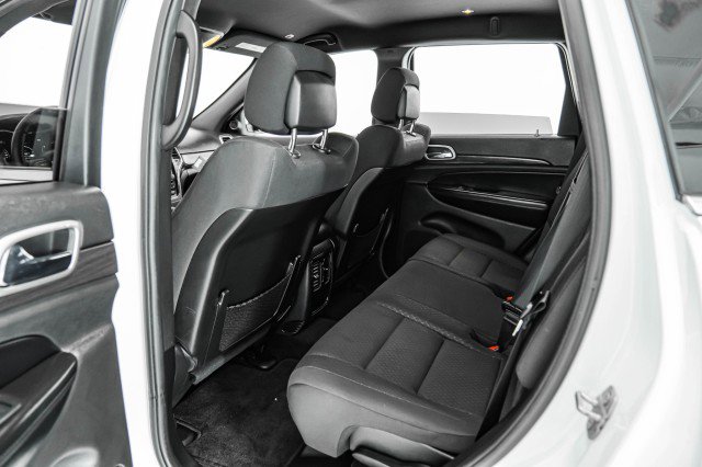 Used 2018 Jeep Grand Cherokee Laredo image 32