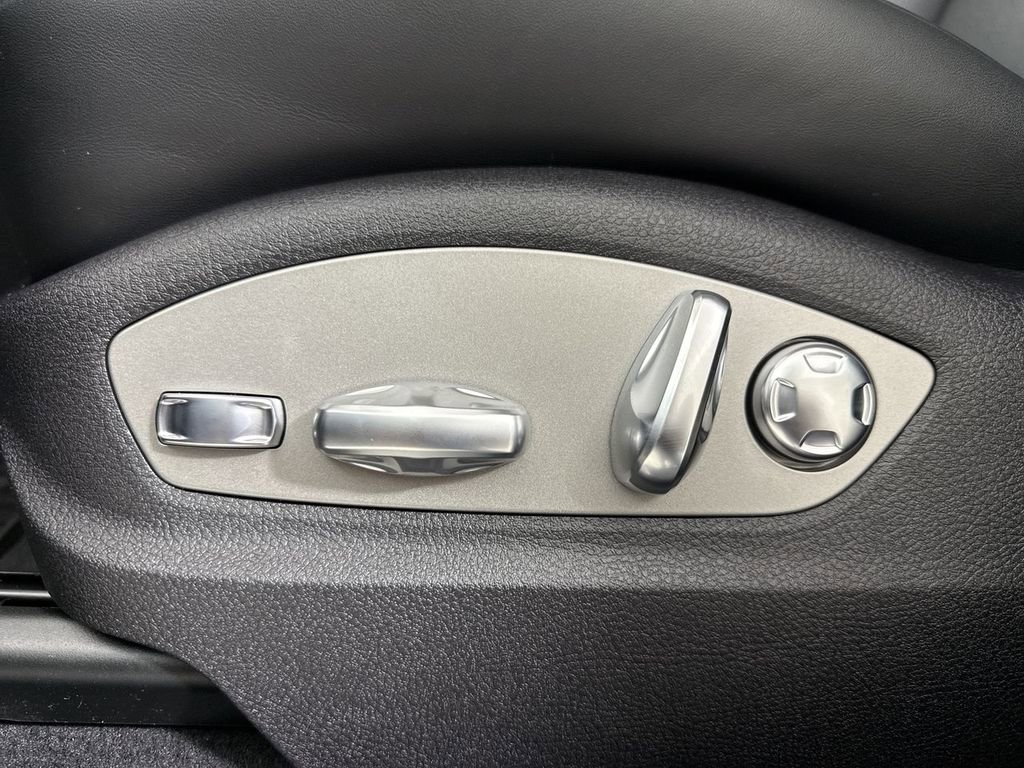 New 2026 Porsche Macan S AWD/4WD image 39