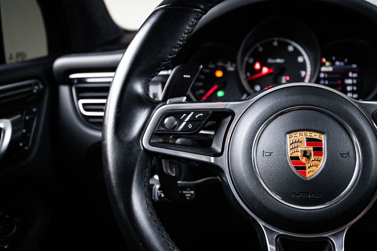 Certified 2021 Porsche Macan Turbo AWD/4WD image 17