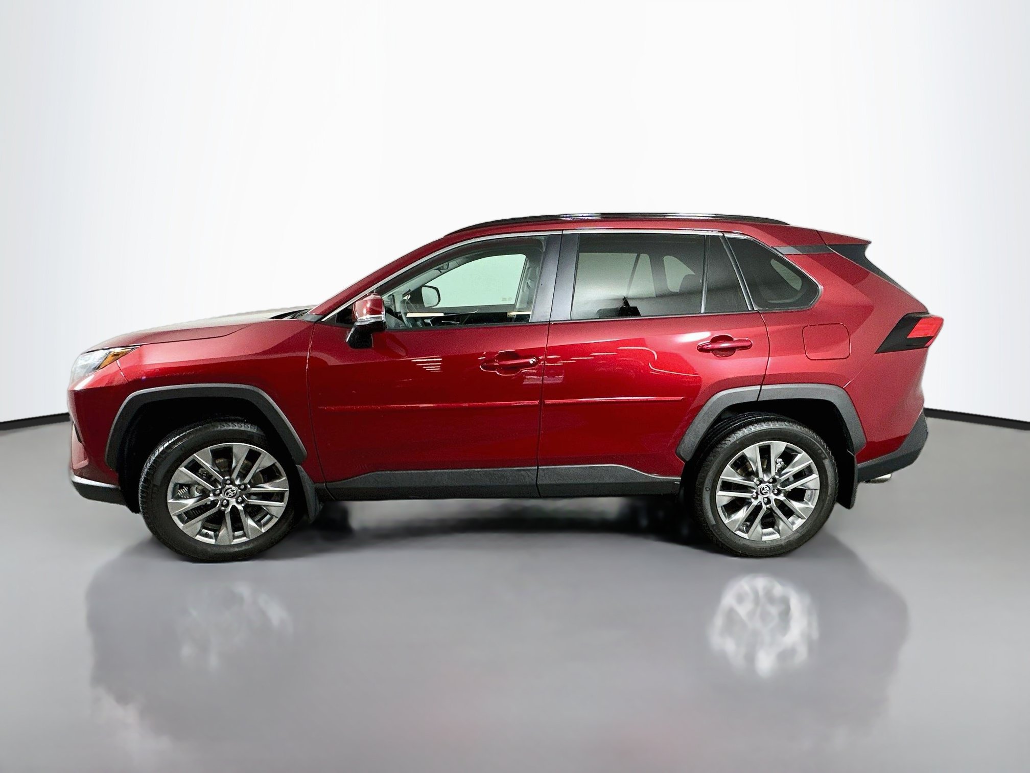 Used 2024 Toyota RAV4 XLE Premium w/ Weather Package AWD/4WD image 4