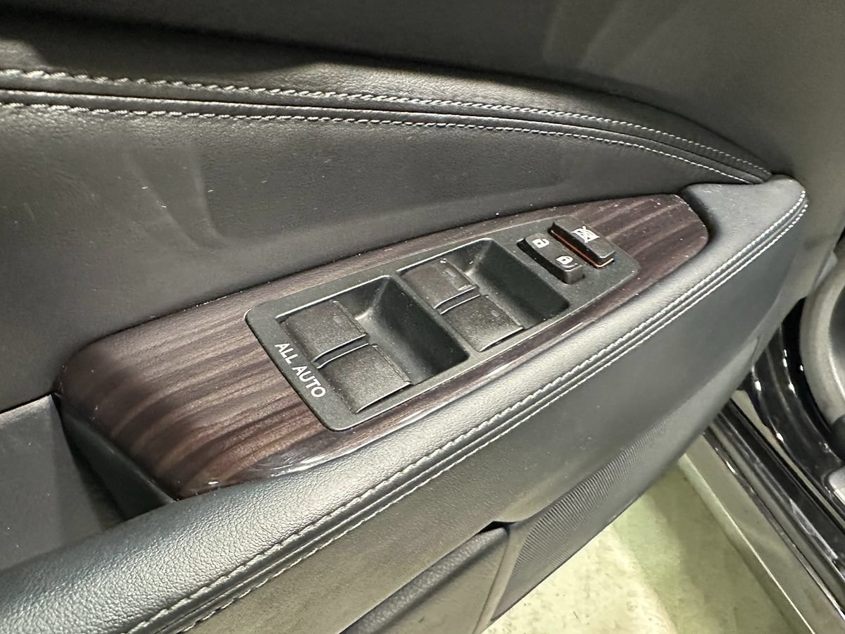 Used 2014 Lexus LS 460 AWD w/ Comfort Package image 25