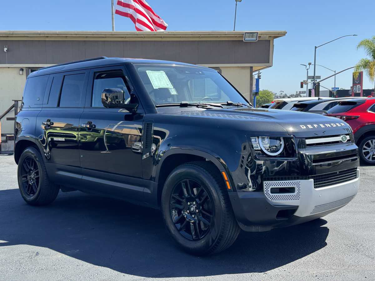 Used 2023 Land Rover Defender 110 AWD/4WD image 4
