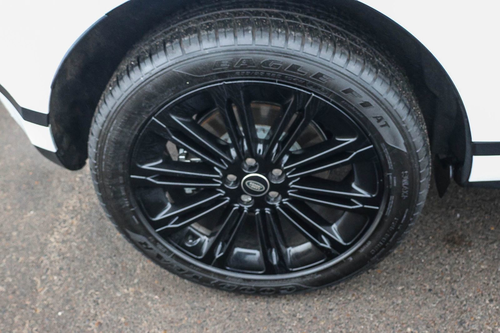 Used 2025 Land Rover Range Rover Evoque S image 13