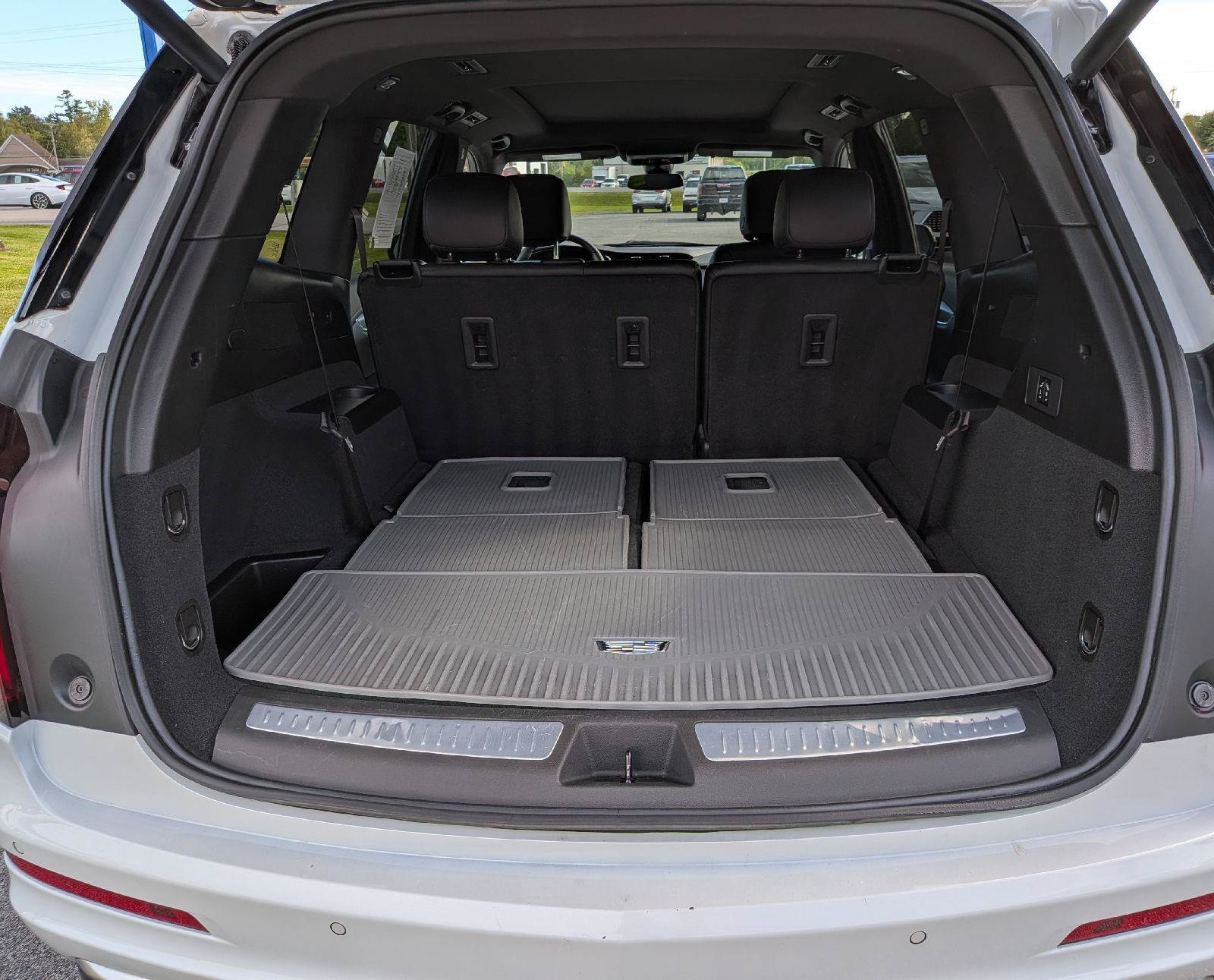 Used 2024 Cadillac XT6 Luxury w/ LPO, Floor Liner Package AWD/4WD image 10
