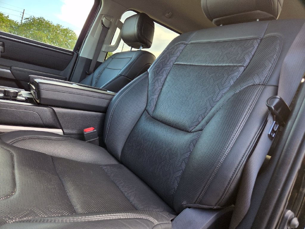 Used 2022 Toyota Tundra SR5 w/ SR5 Premium Package RWD image 11