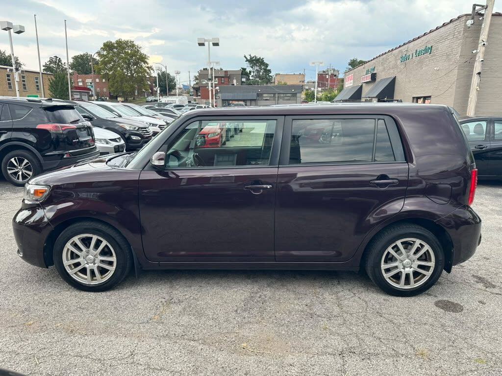 Used 2010 Scion xB FWD image 5