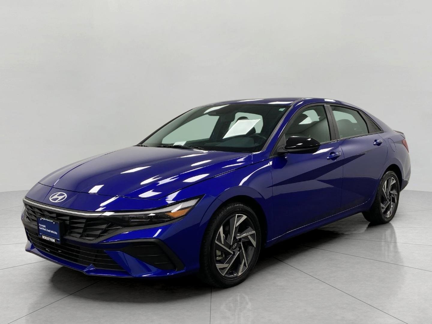 Certified 2025 Hyundai Elantra Sport image 8