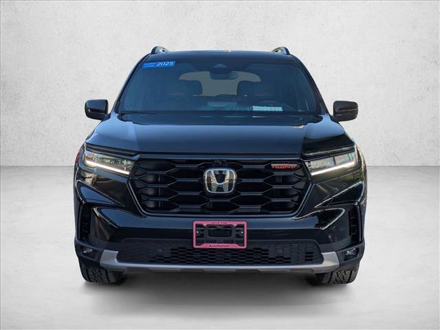 Certified 2025 Honda Pilot TrailSport image 2