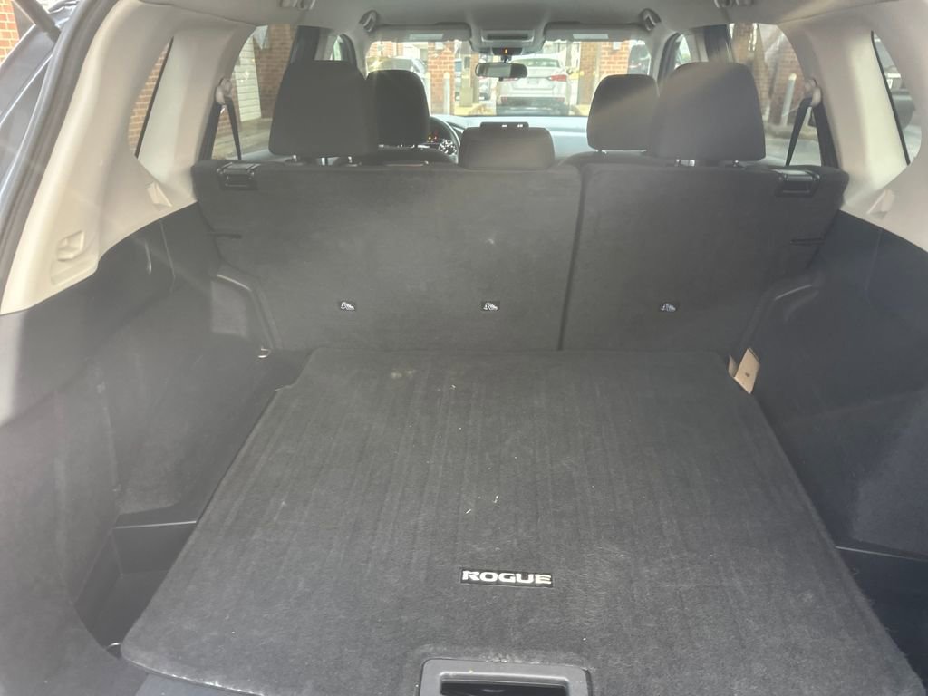 Used 2024 Nissan Rogue S image 18