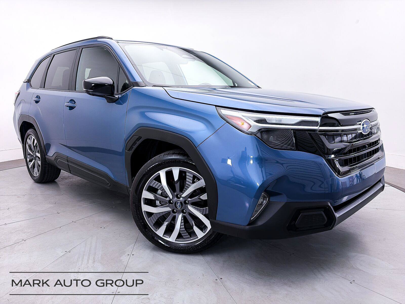 Used 2025 Subaru Forester Touring w/ Popular Package - Touring AWD/4WD image 44