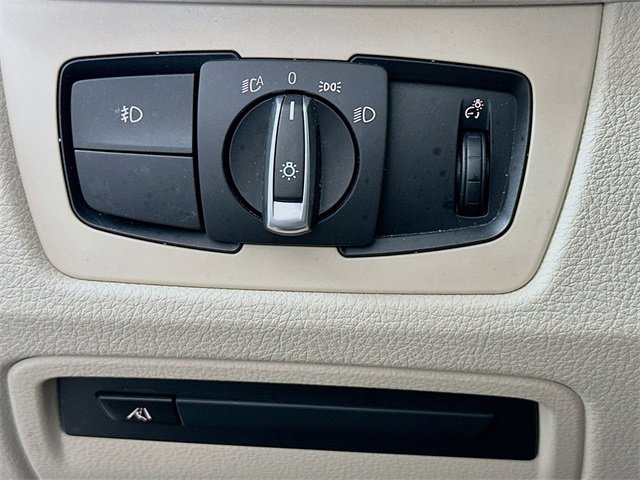 Used 2018 BMW 330i Sedan w/ Convenience Package image 10