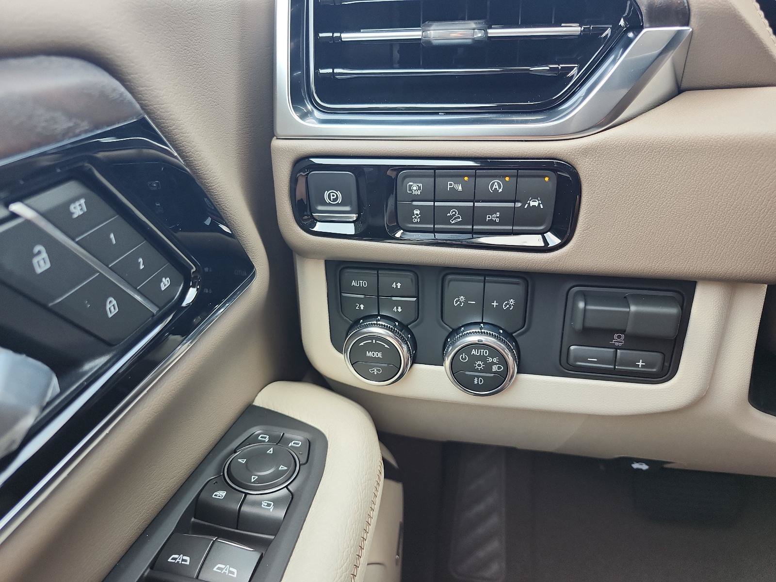 New 2026 GMC Yukon Denali w/ Denali Reserve Package AWD/4WD image 19