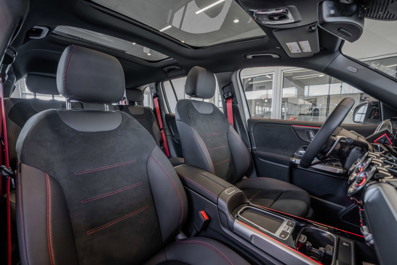 New 2026 Mercedes-Benz GLB 35 AMG 4MATIC image 29