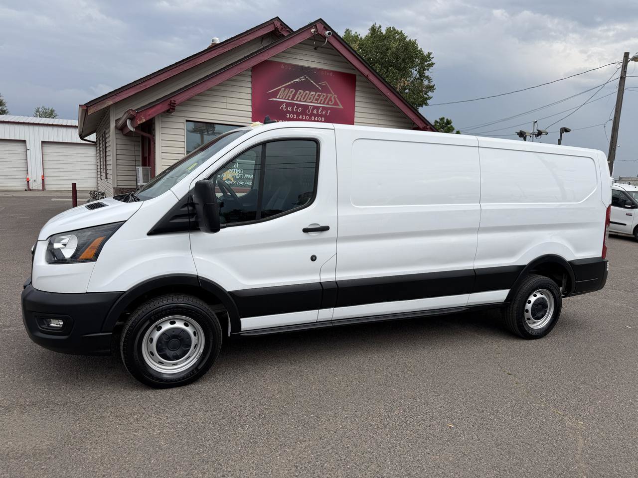 Used 2021 Ford Transit 250 Low Roof RWD image 5
