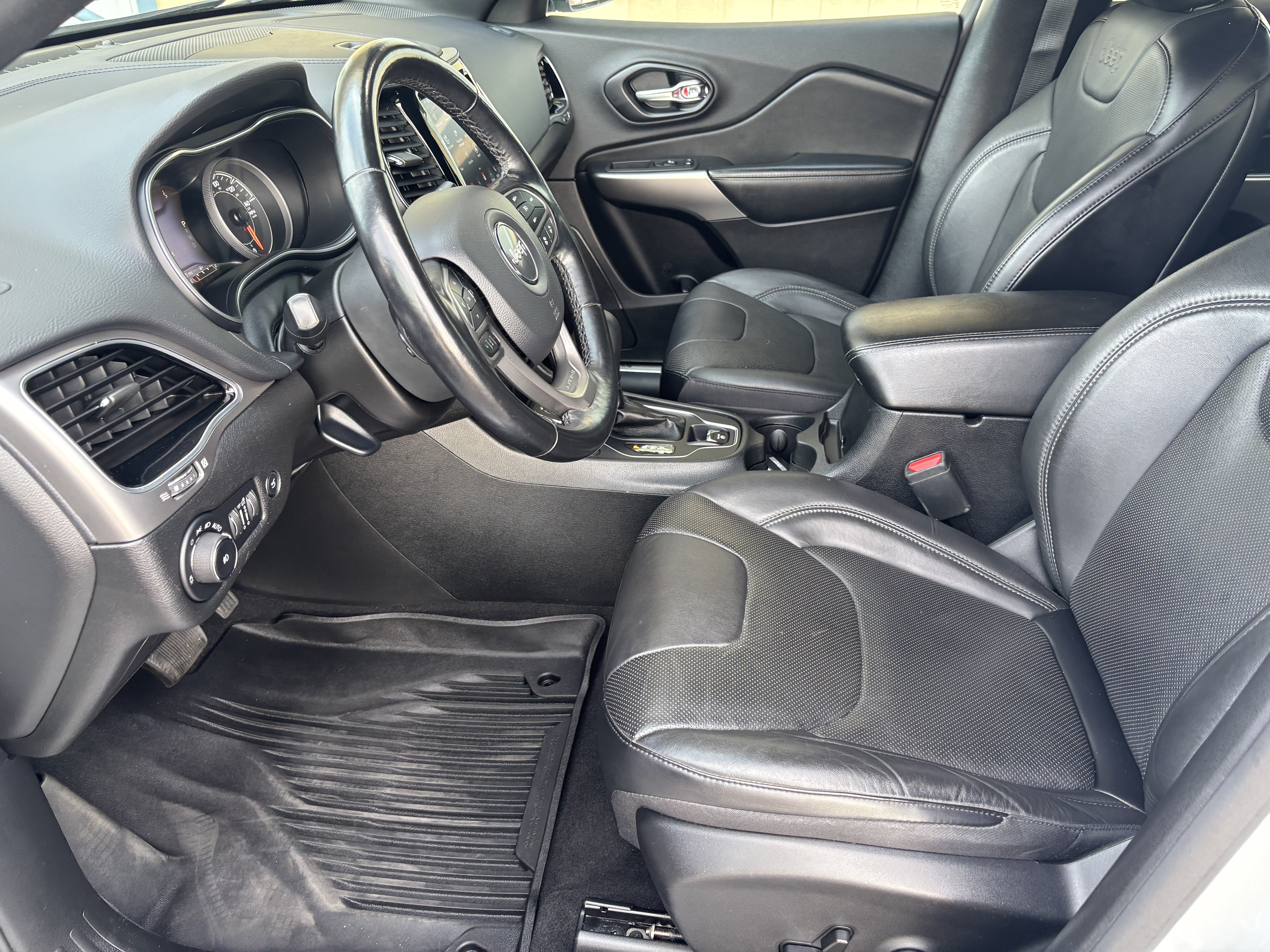 Used 2021 Jeep Cherokee High Altitude AWD/4WD image 13