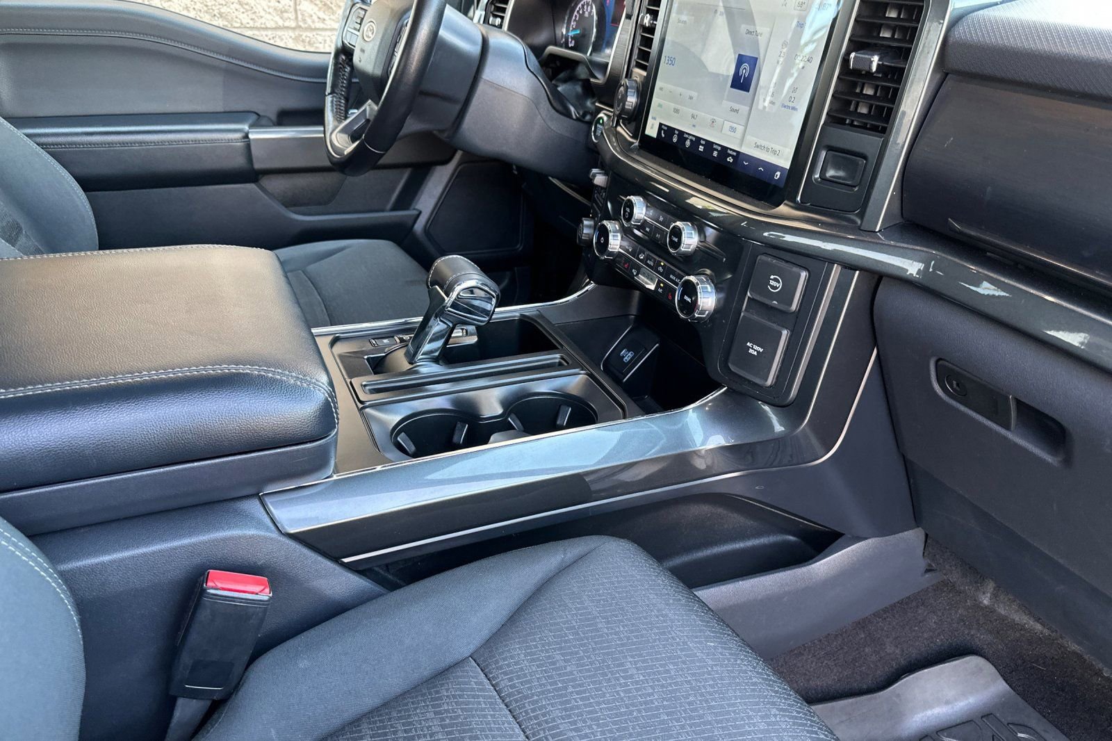 Used 2022 Ford F150 XLT w/ Equipment Group 302A High image 16