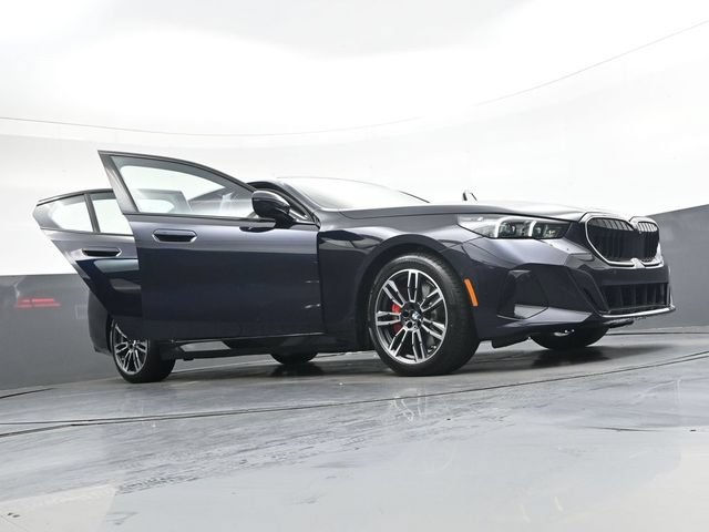 New 2027 BMW 540i xDrive w/ M Sport Package AWD/4WD image 47