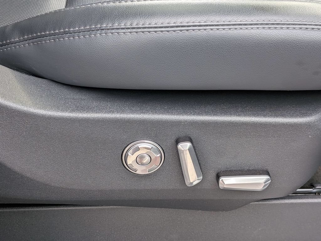 Used 2025 Lincoln Navigator Reserve AWD/4WD image 40