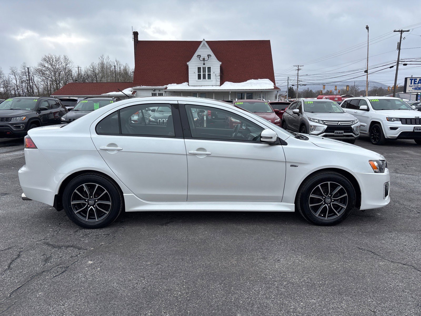 Used 2017 Mitsubishi Lancer ES image 8