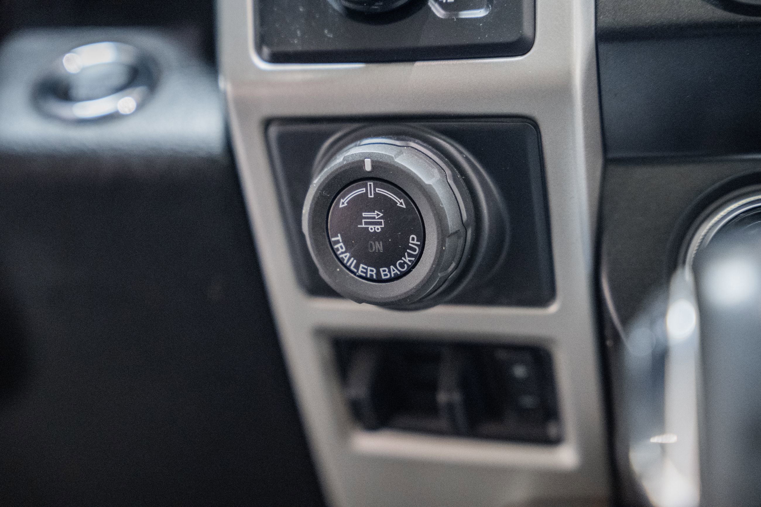 Certified 2019 Ford F150 Lariat w/ Equipment Group 502A Luxury image 31