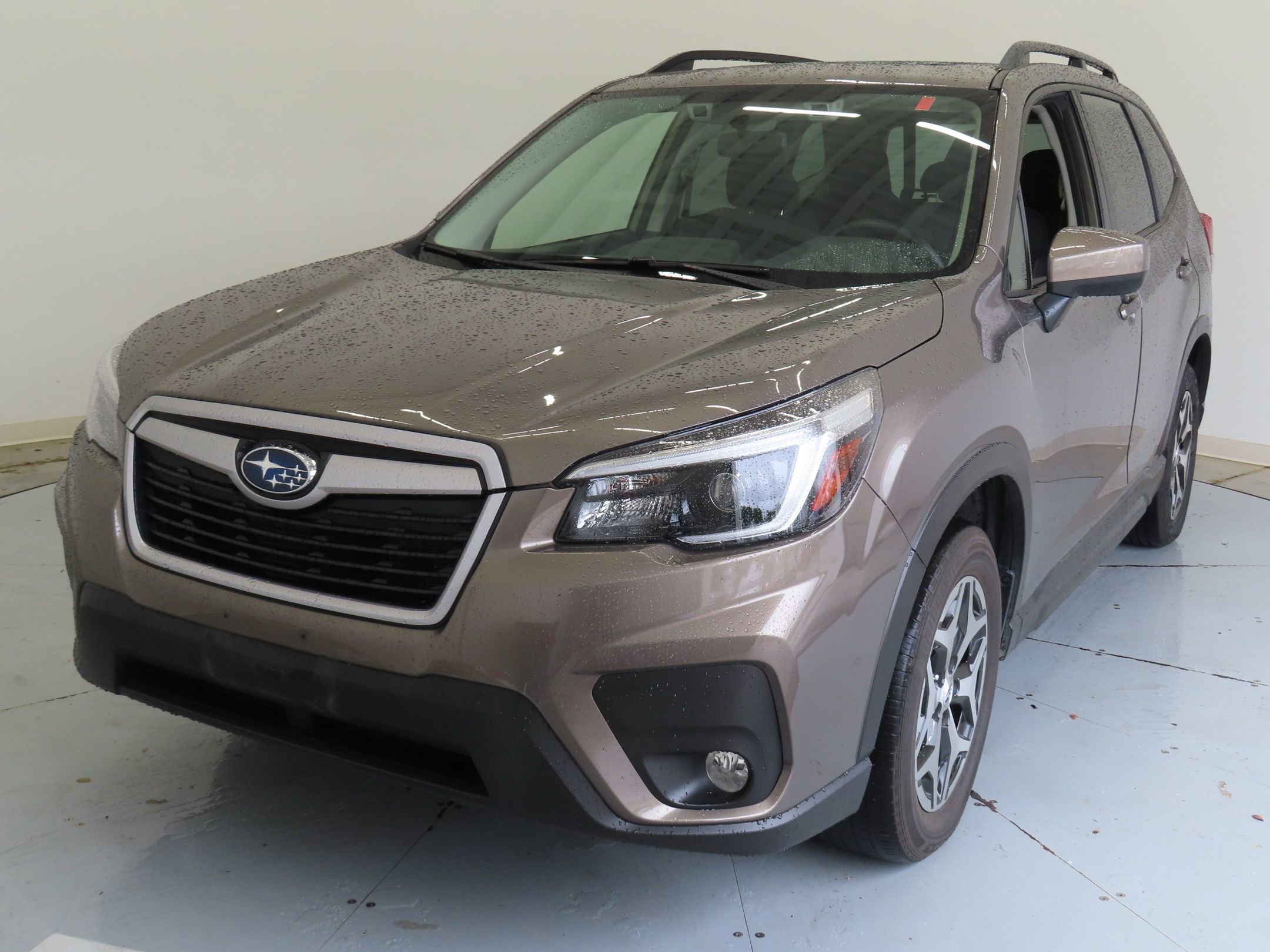 Used 2021 Subaru Forester Premium image 9