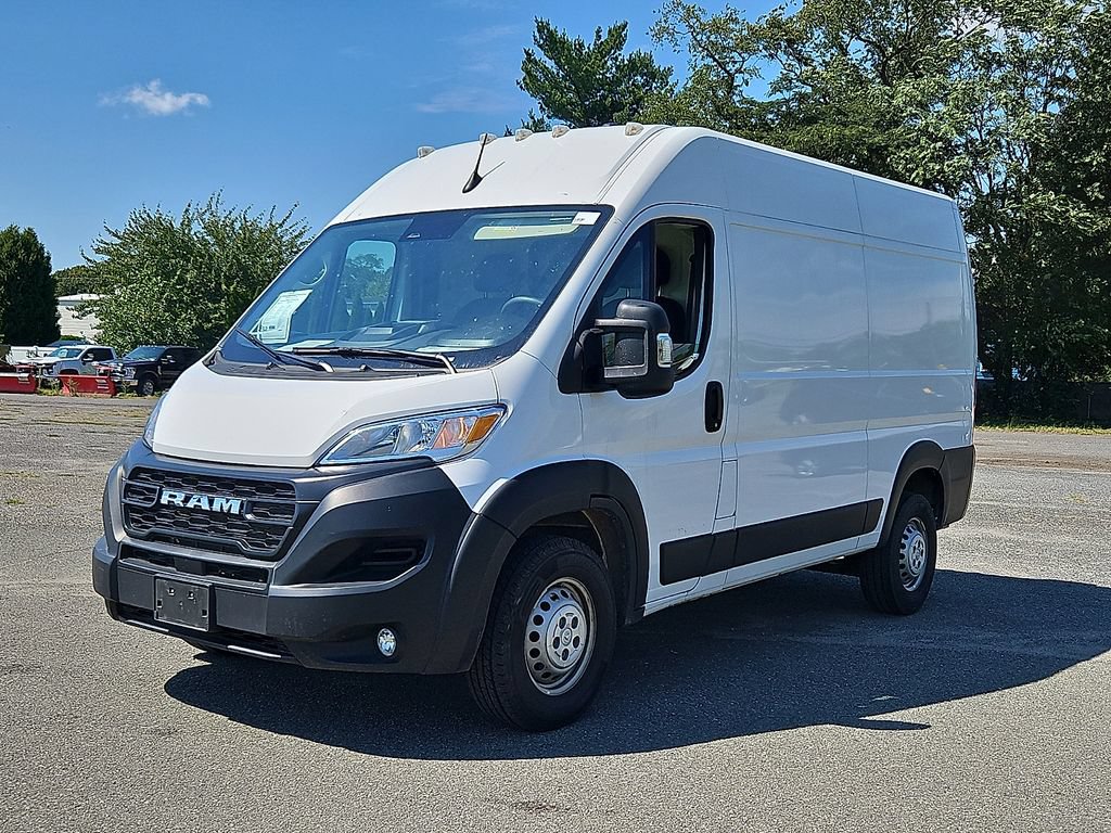 Used 2025 RAM ProMaster 2500 w/ Convenience Group FWD image 3