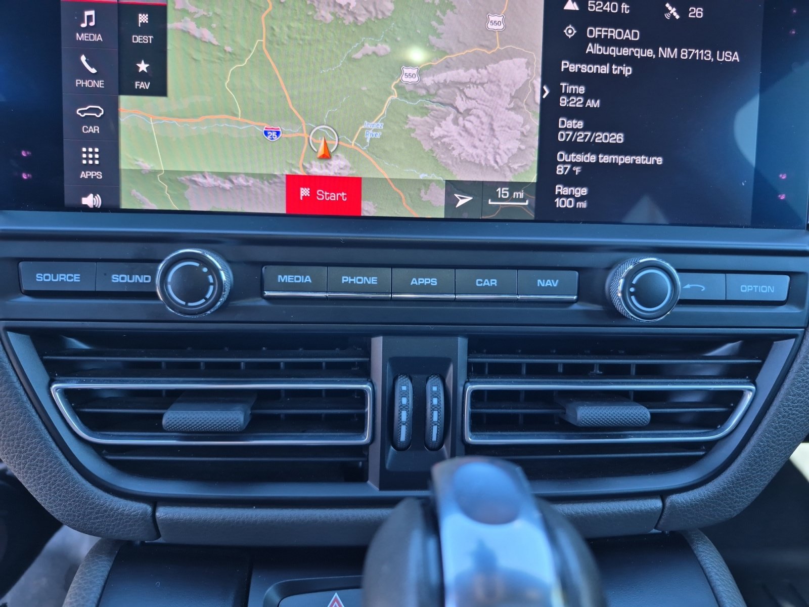 Used 2021 Porsche Macan AWD/4WD image 31