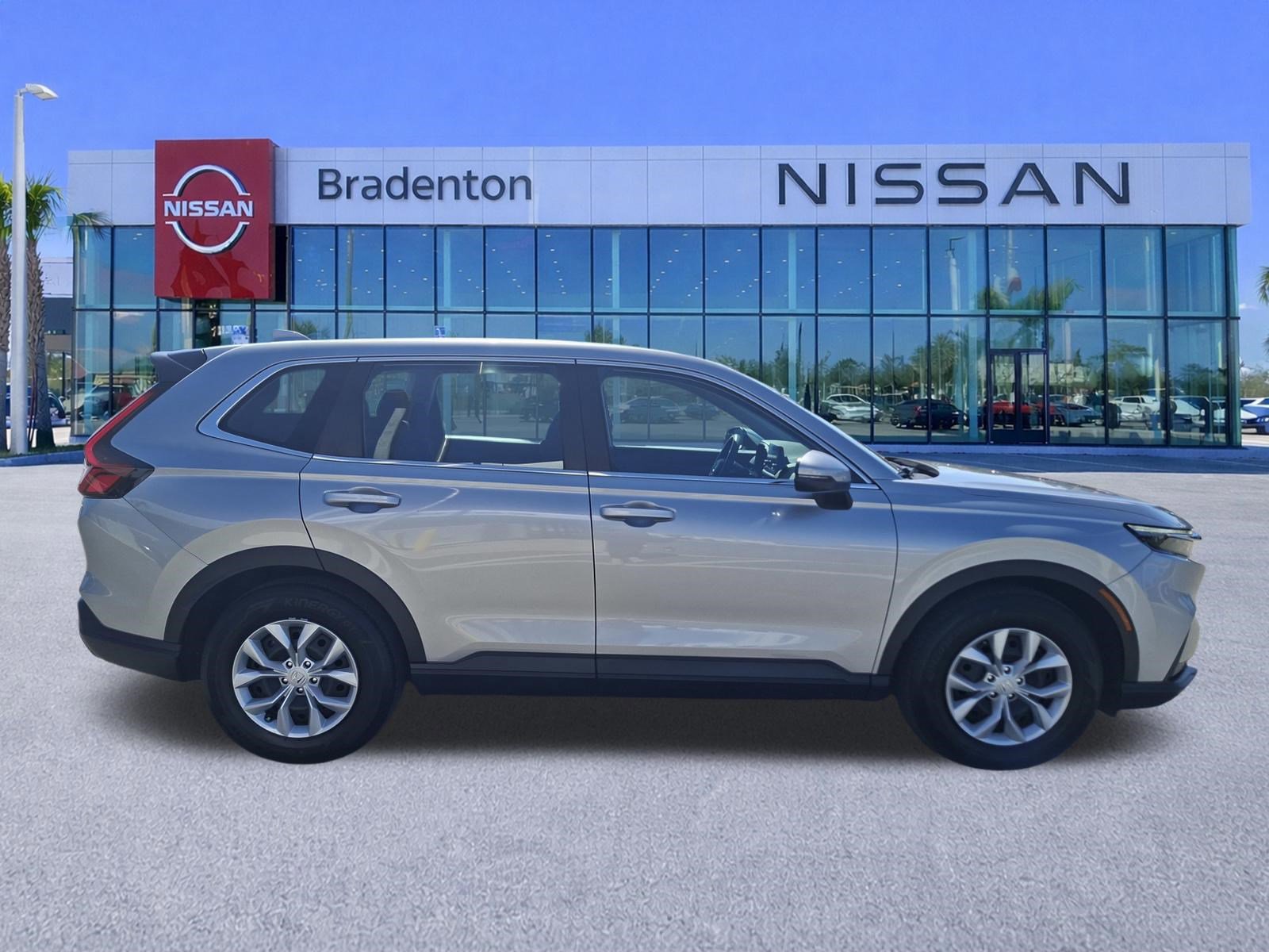 Used 2024 Honda CR-V LX image 4