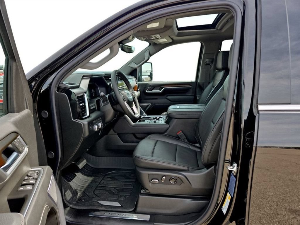 New 2026 GMC Sierra 3500 Denali w/ Technology Package AWD/4WD image 26