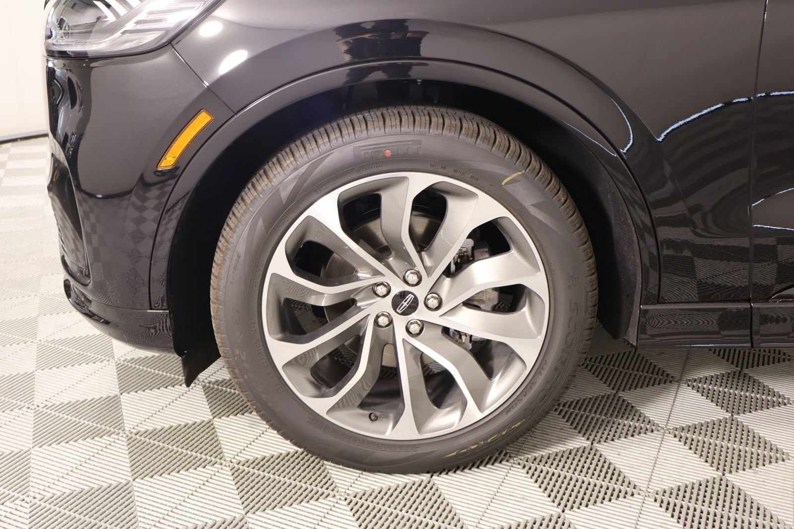 New 2026 Lincoln Aviator 2WD w/ Jet Appearance Package image 20