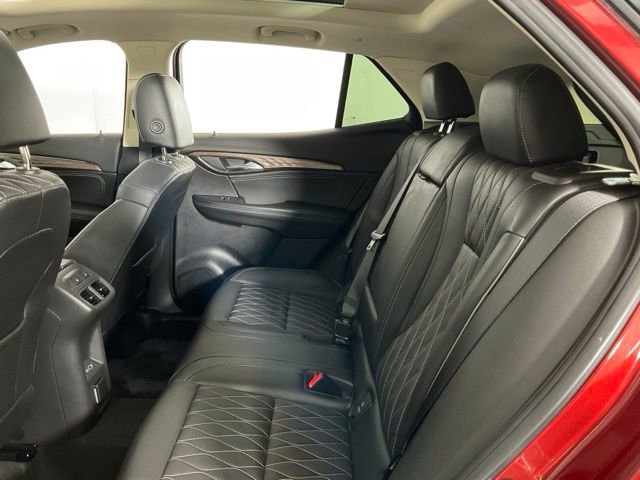Used 2023 Buick Envision Avenir image 39