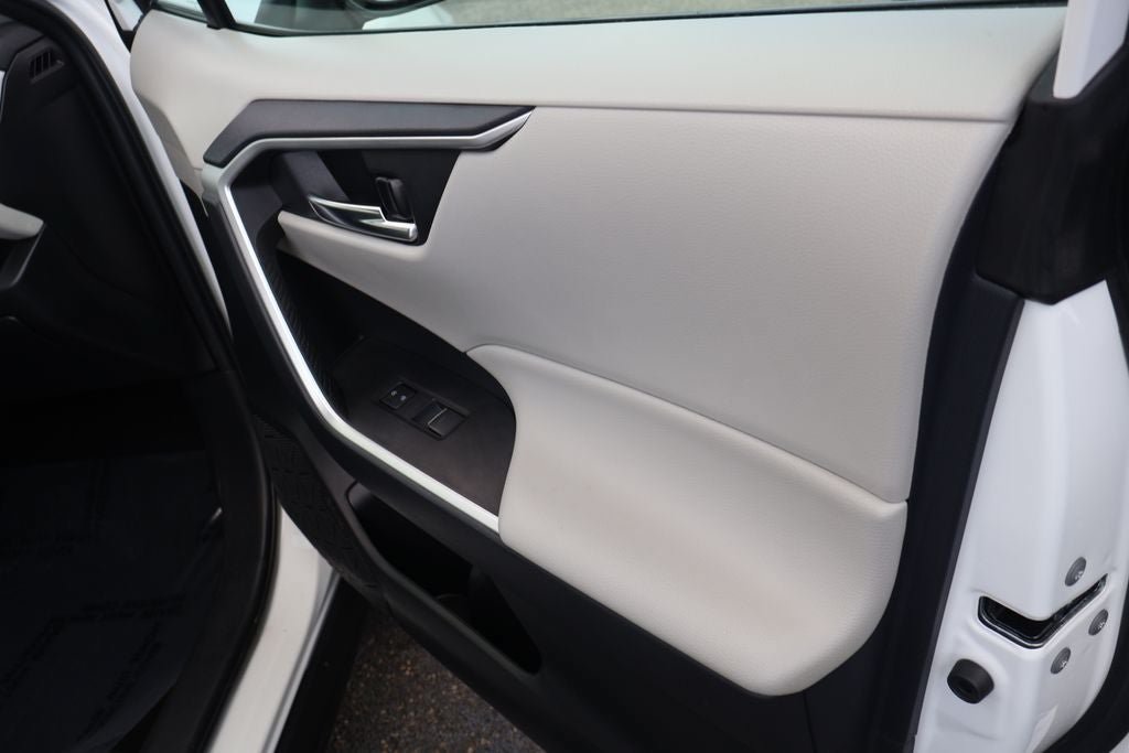 Used 2024 Toyota RAV4 XLE Premium FWD image 12