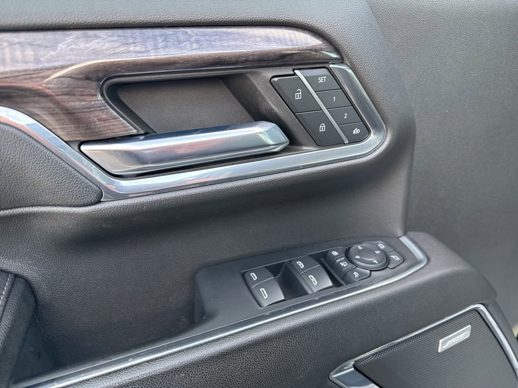 Used 2024 Chevrolet Silverado 2500 LTZ w/ LTZ Convenience Package image 15