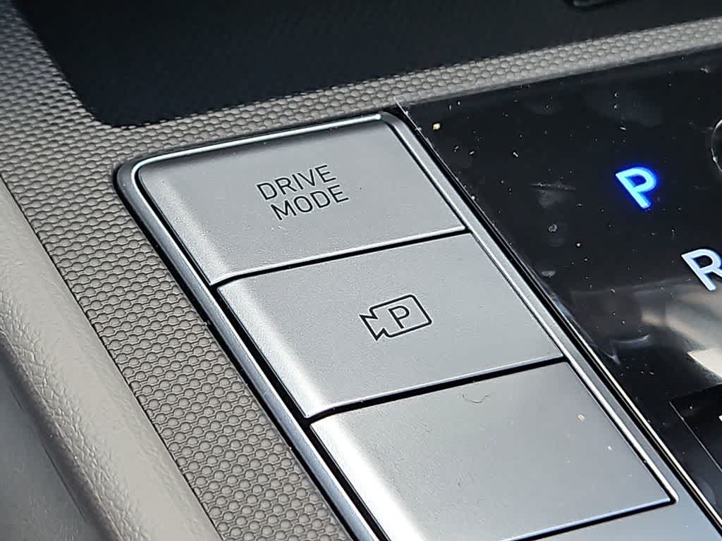 Certified 2025 Hyundai Elantra Sport FWD image 19