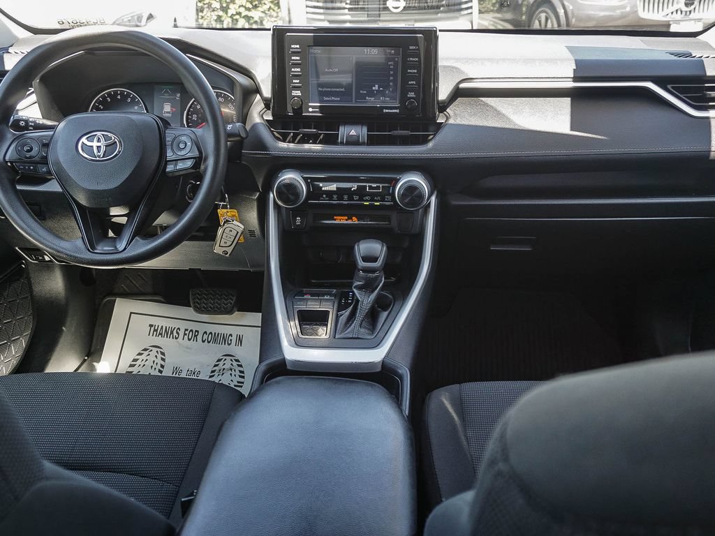 Used 2021 Toyota RAV4 LE FWD image 15